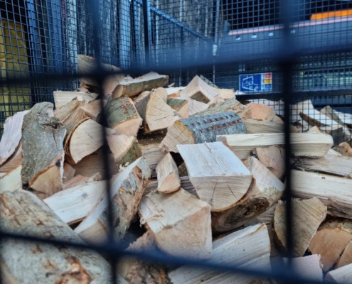 logs-in-newport